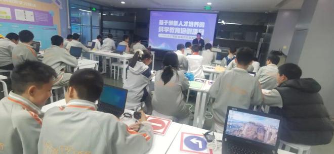 能翱翔队走进威盛科技馆创新实践活动澳门新葡京回龙观育新学校初中人工智