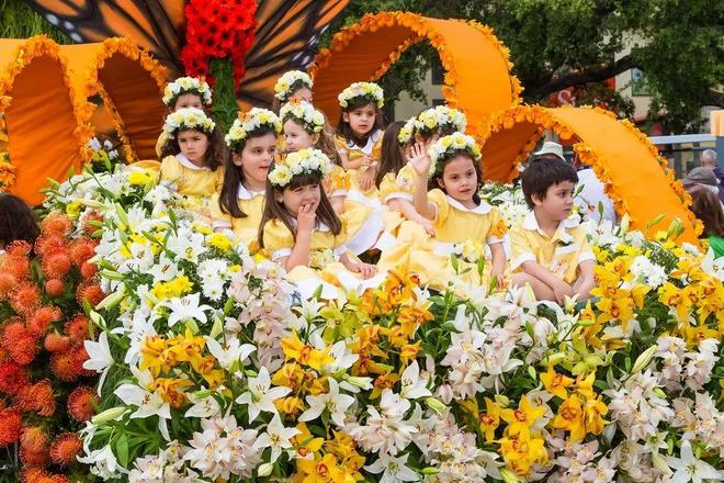 整形超10次生俩娃依然等不来一纸婚约？澳门新葡京app甜美柜姐做C罗9年女友(图53)