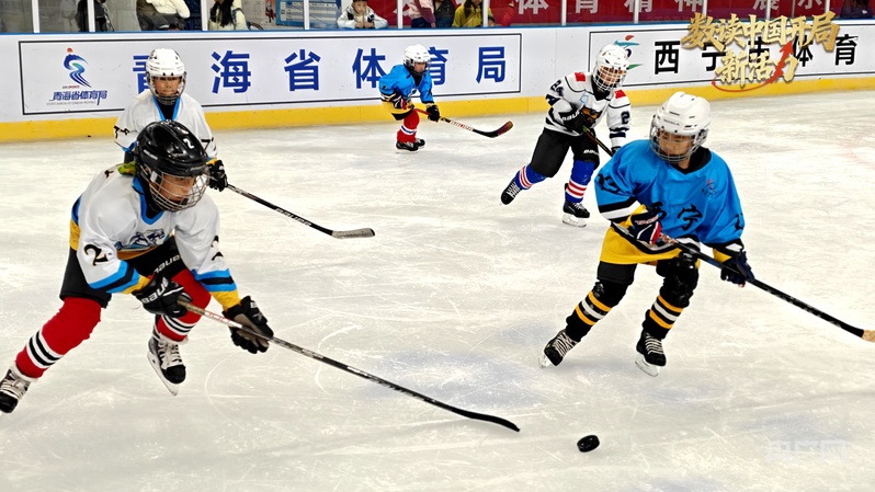 万游客踏冰追雪 高原“冷资源”焐热冬春消费澳门新葡京app数读中国开局新活力丨超百(图2) 万游客踏冰追雪 高原“冷资源”焐热冬春消费澳门新葡京app数读中国开局新活力丨超百(图2)